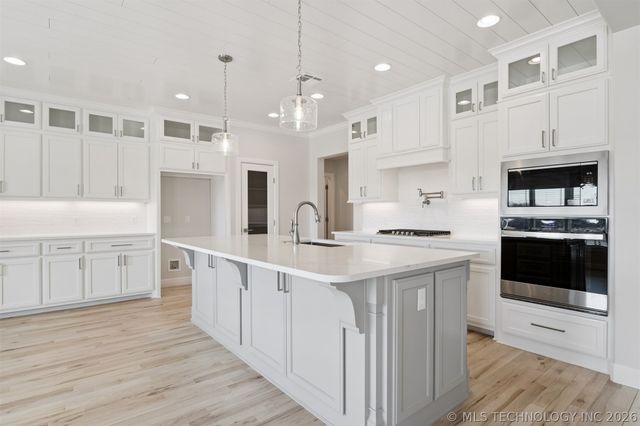 5502 E 174th Street S, Bixby, OK 74008