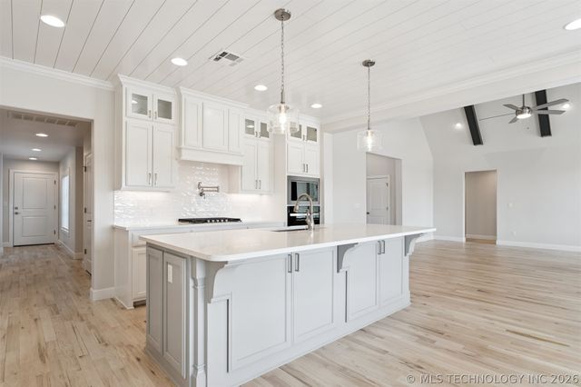 5502 E 174th Street S, Bixby, OK 74008