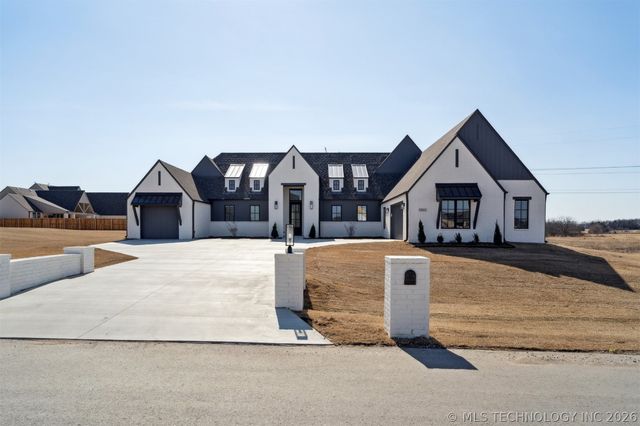 5502 E 174th Street S, Bixby, OK 74008