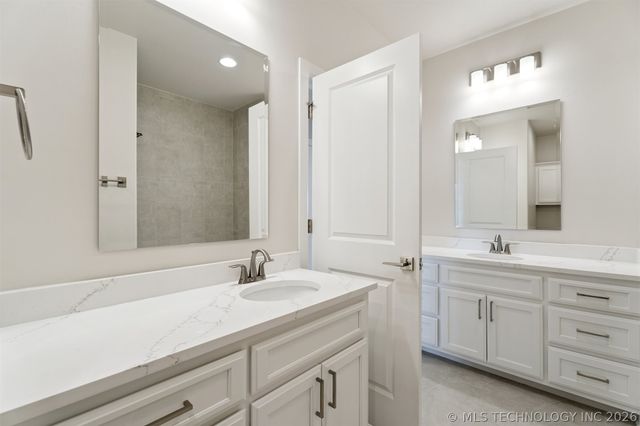 5502 E 174th Street S, Bixby, OK 74008