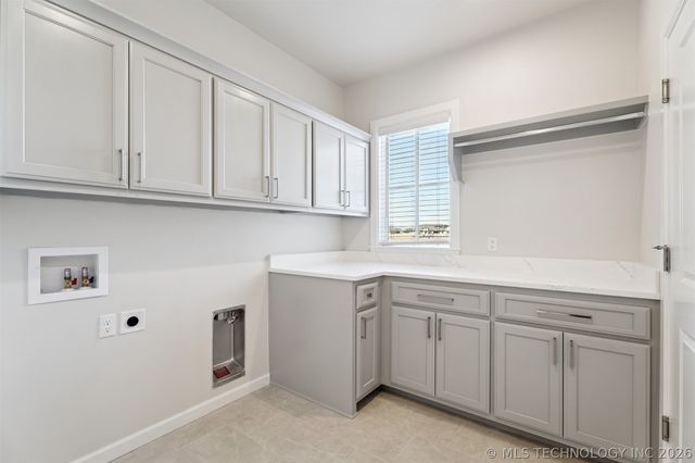 5502 E 174th Street S, Bixby, OK 74008