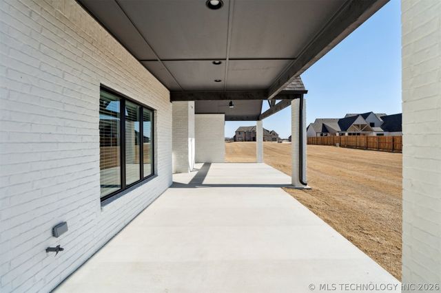 5502 E 174th Street S, Bixby, OK 74008