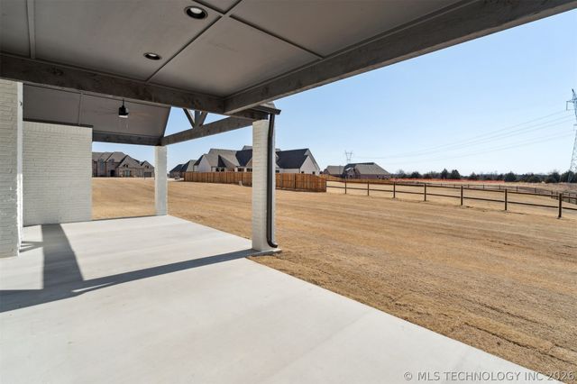5502 E 174th Street S, Bixby, OK 74008