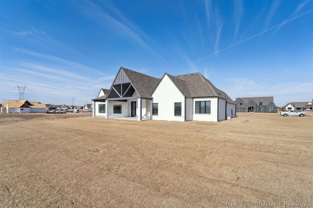 5502 E 174th Street S, Bixby, OK 74008