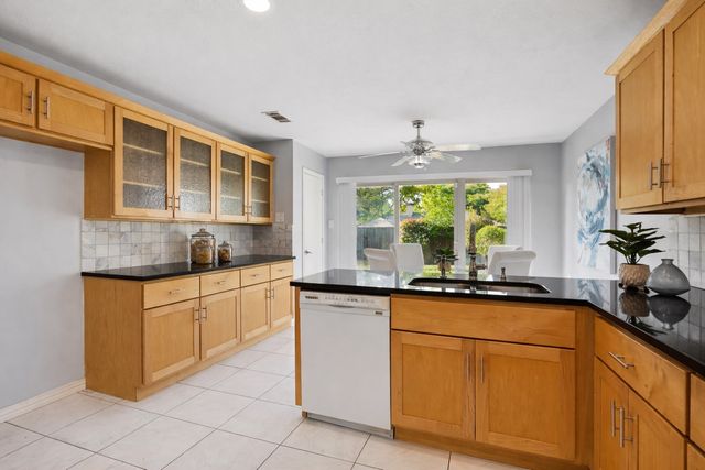 6802 Mccallum Boulevard, Dallas, TX 75252