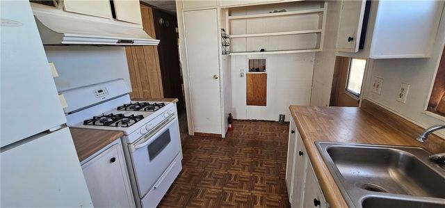 7507 W Shinarump Drive, Golden Valley, AZ 86413