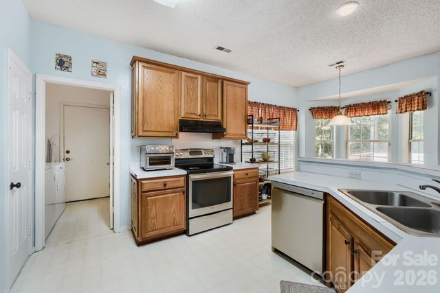 4736 Kirkgard Trail, Charlotte, NC 28269