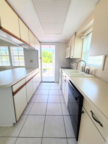 5505 N Ocean Boulevard 2-201, Ocean Ridge, FL 33435