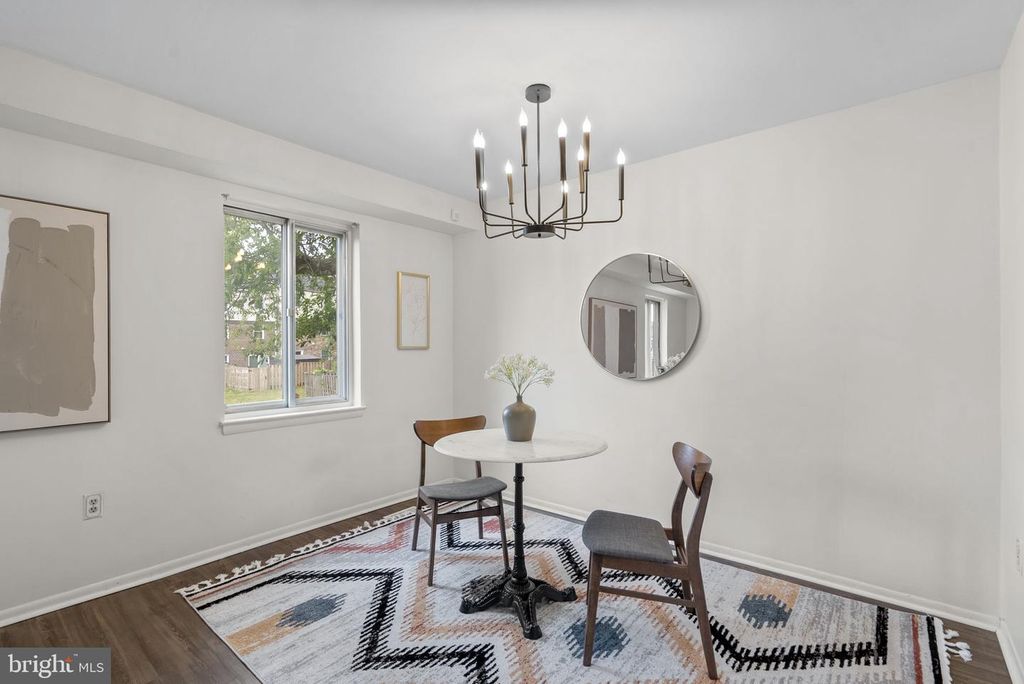 Image 10 of property listing at 758 W SIDE DR #7-G, Gaithersburg, MD 20878
