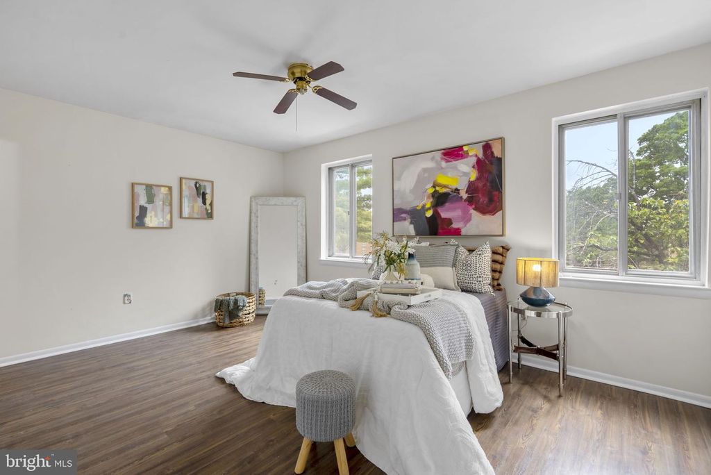 Image 13 of property listing at 758 W SIDE DR #7-G, Gaithersburg, MD 20878