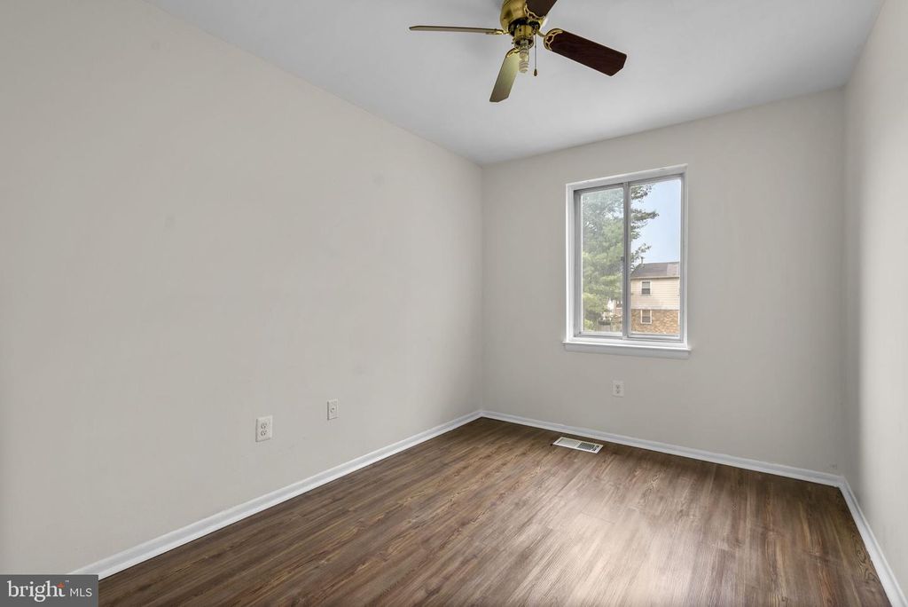 Image 17 of property listing at 758 W SIDE DR #7-G, Gaithersburg, MD 20878