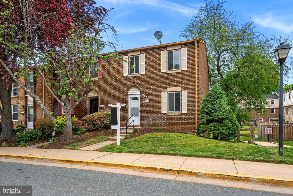 Image 2 of property listing at 758 W SIDE DR #7-G, Gaithersburg, MD 20878