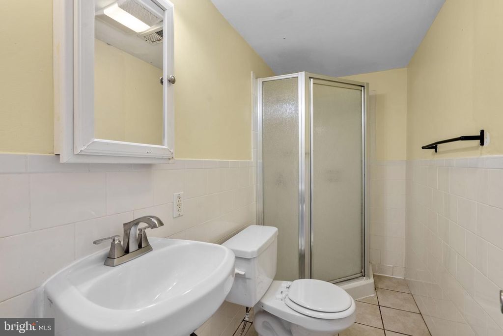 Image 23 of property listing at 758 W SIDE DR #7-G, Gaithersburg, MD 20878