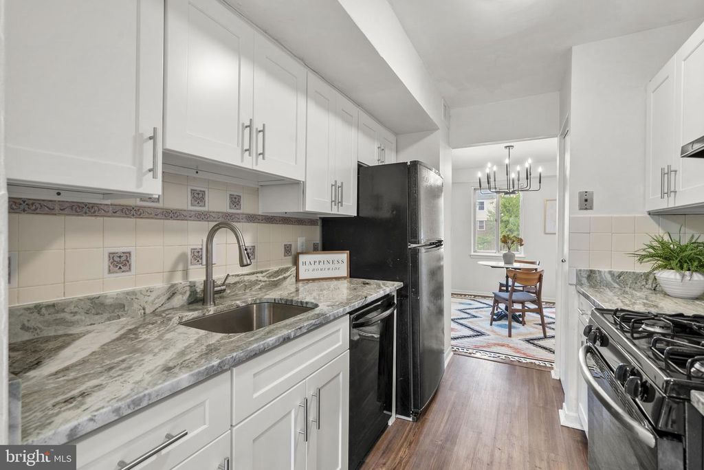 Image 3 of property listing at 758 W SIDE DR #7-G, Gaithersburg, MD 20878