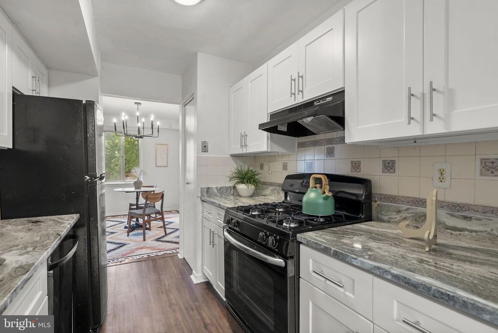 Image 4 of property listing at 758 W SIDE DR #7-G, Gaithersburg, MD 20878