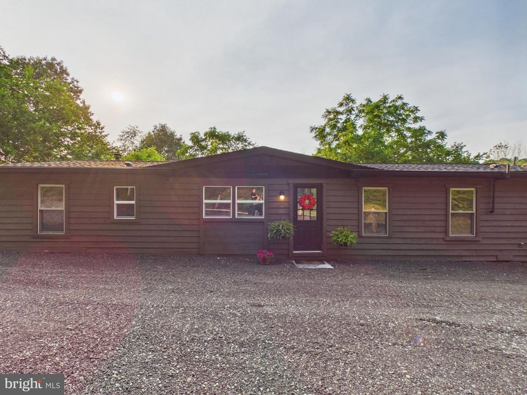3997 TRONE RD, Glenville, PA 17329