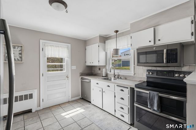 35 Apple Tree Lane, Wallingford, CT 06492