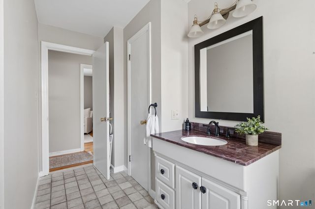 35 Apple Tree Lane, Wallingford, CT 06492