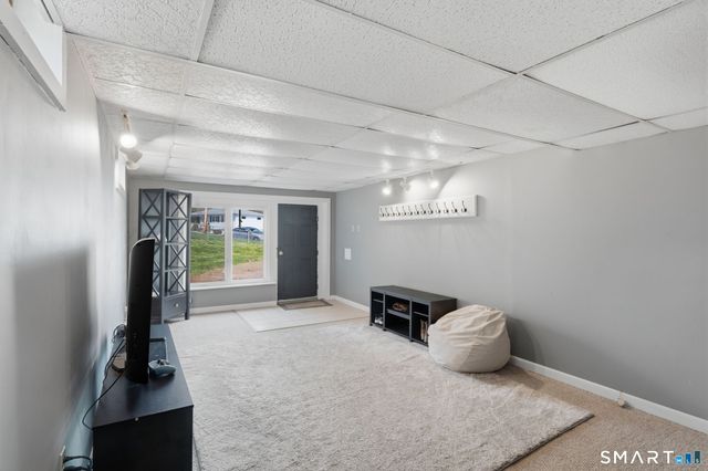 35 Apple Tree Lane, Wallingford, CT 06492