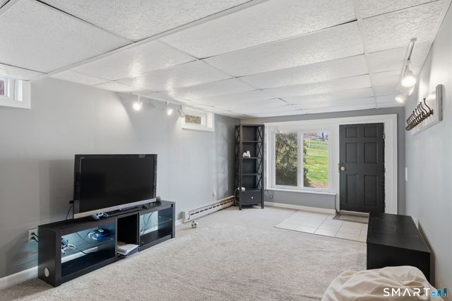 35 Apple Tree Lane, Wallingford, CT 06492