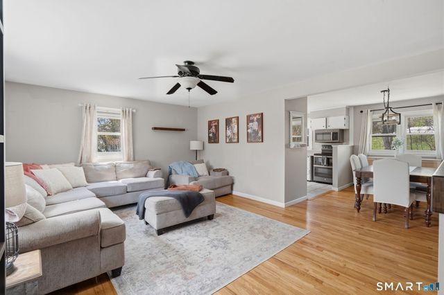 35 Apple Tree Lane, Wallingford, CT 06492