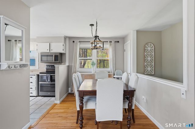 35 Apple Tree Lane, Wallingford, CT 06492