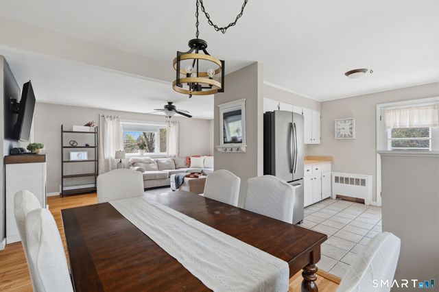 35 Apple Tree Lane, Wallingford, CT 06492