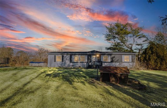 801 Scott Troy Road, Lebanon, IL 62254