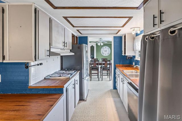 801 Scott Troy Road, Lebanon, IL 62254