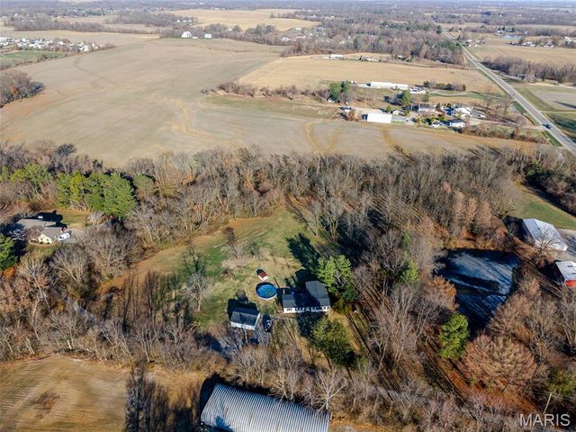 801 Scott Troy Road, Lebanon, IL 62254