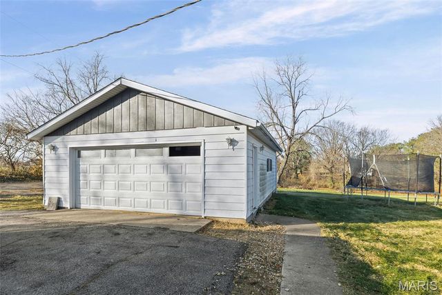801 Scott Troy Road, Lebanon, IL 62254