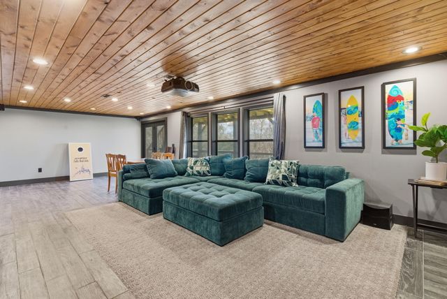 117 Hidden Bluff Road, Blue Eye, MO 65611