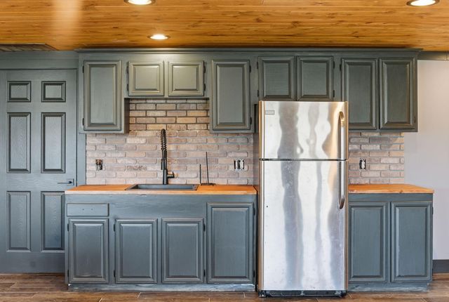 117 Hidden Bluff Road, Blue Eye, MO 65611