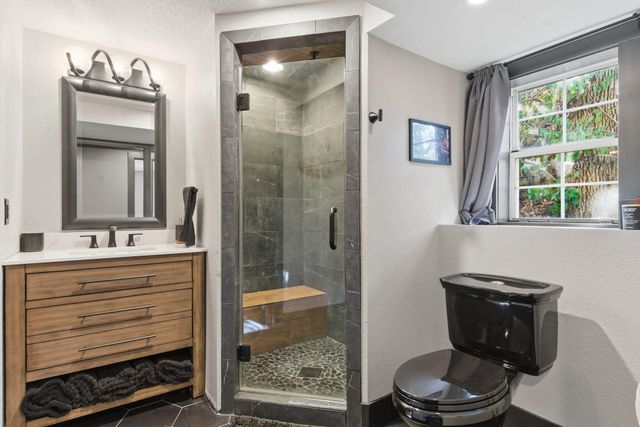 117 Hidden Bluff Road, Blue Eye, MO 65611