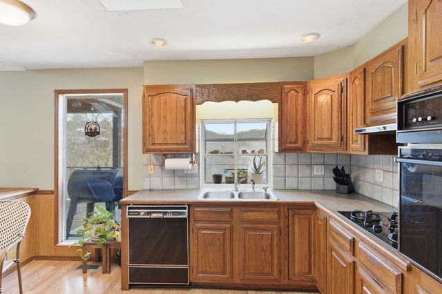 117 Hidden Bluff Road, Blue Eye, MO 65611