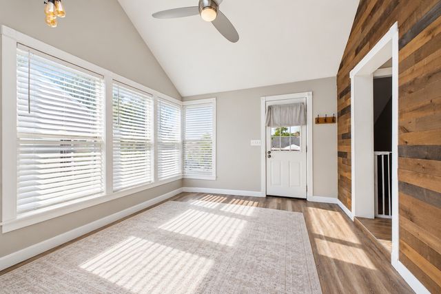 38 Little Neck Ave, Swansea, MA 02777