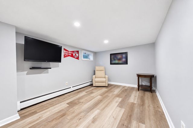 38 Little Neck Ave, Swansea, MA 02777