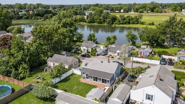38 Little Neck Ave, Swansea, MA 02777