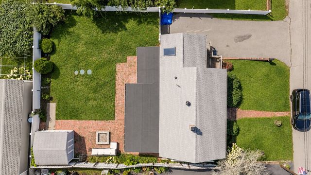 38 Little Neck Ave, Swansea, MA 02777