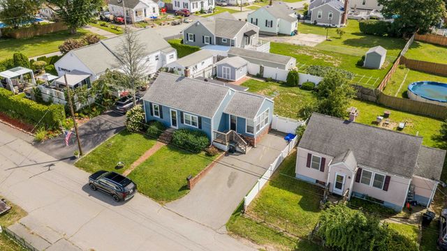 38 Little Neck Ave, Swansea, MA 02777