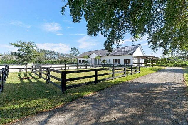 2889 Appaloosa Trail, Wellington, FL 33414