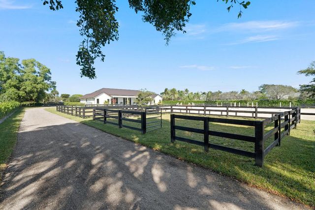 2889 Appaloosa Trail, Wellington, FL 33414