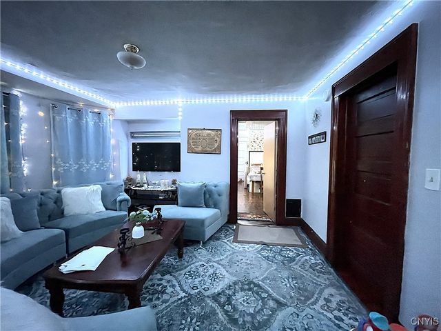 220 West Yates Street, Dewitt, NY 13057