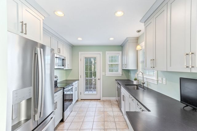 3 Carleton Street 3, Wareham, MA 02558