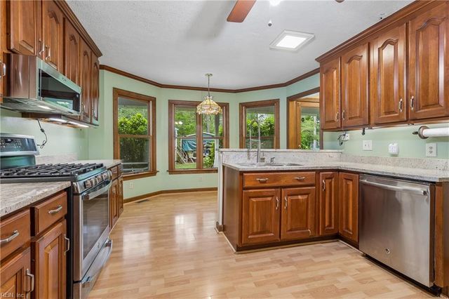 101 Marine CIR, Yorktown, VA 23692