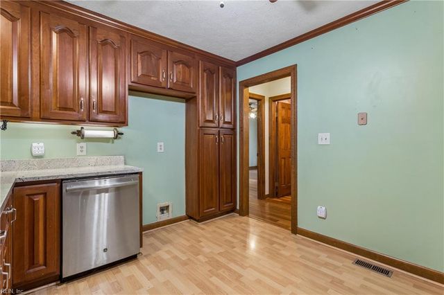 101 Marine CIR, Yorktown, VA 23692