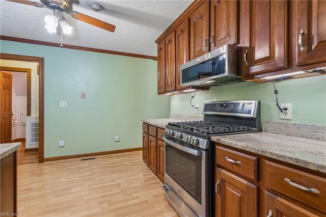 101 Marine CIR, Yorktown, VA 23692