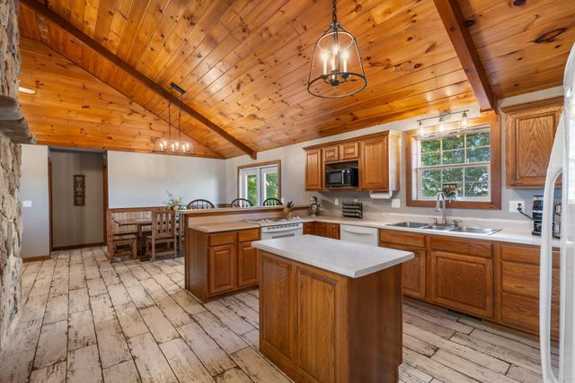 2298 State Highway A, Crane, MO 65633