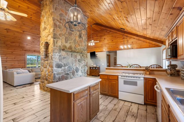 2298 State Highway A, Crane, MO 65633