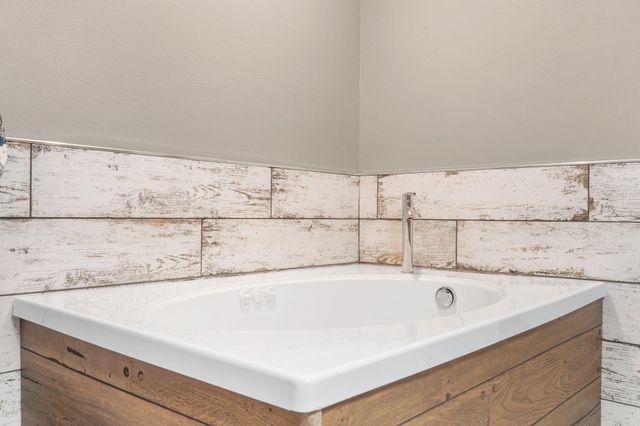 2298 State Highway A, Crane, MO 65633